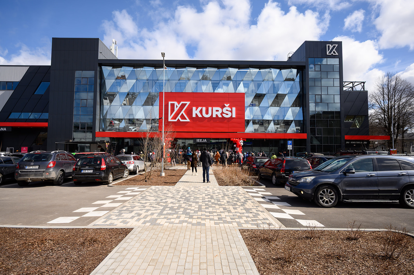 Kursibrivibas 1028 websize 1